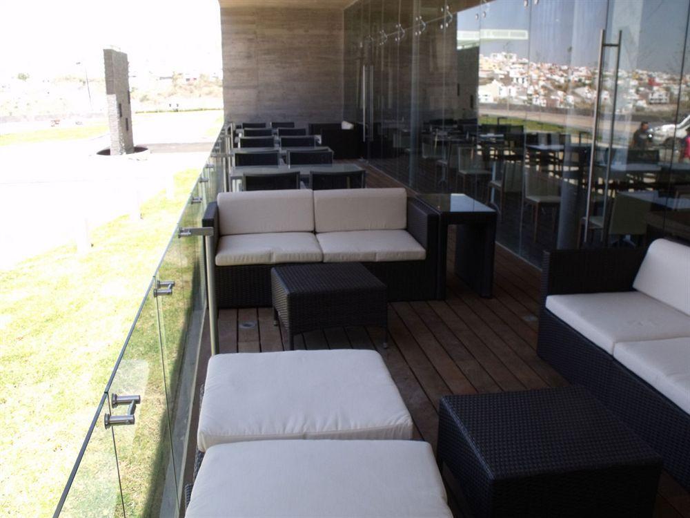 Casa Inn Premium Hotel Queretaro Miranda Esterno foto The Sky Bar