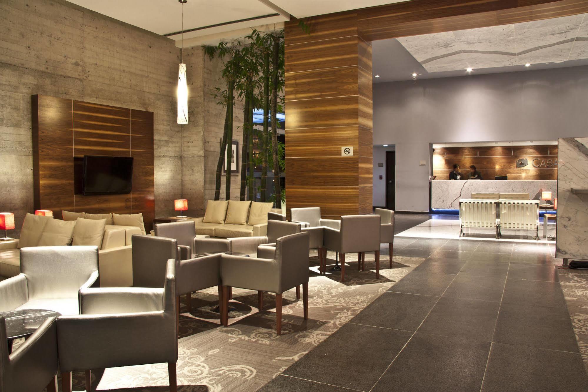 Casa Inn Premium Hotel Queretaro Miranda Esterno foto The lounge at the airport