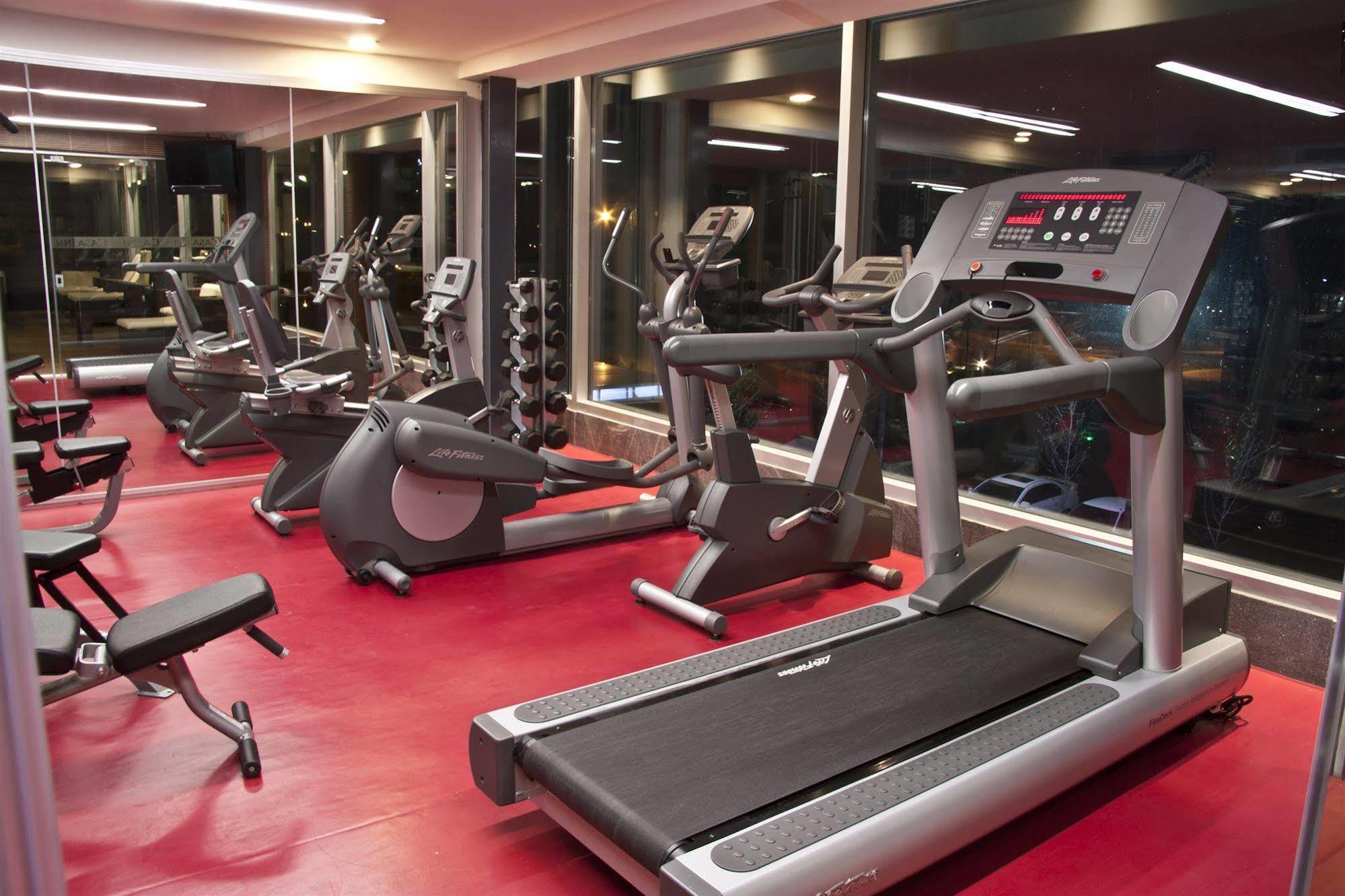 Casa Inn Premium Hotel Queretaro Miranda Esterno foto A treadmill