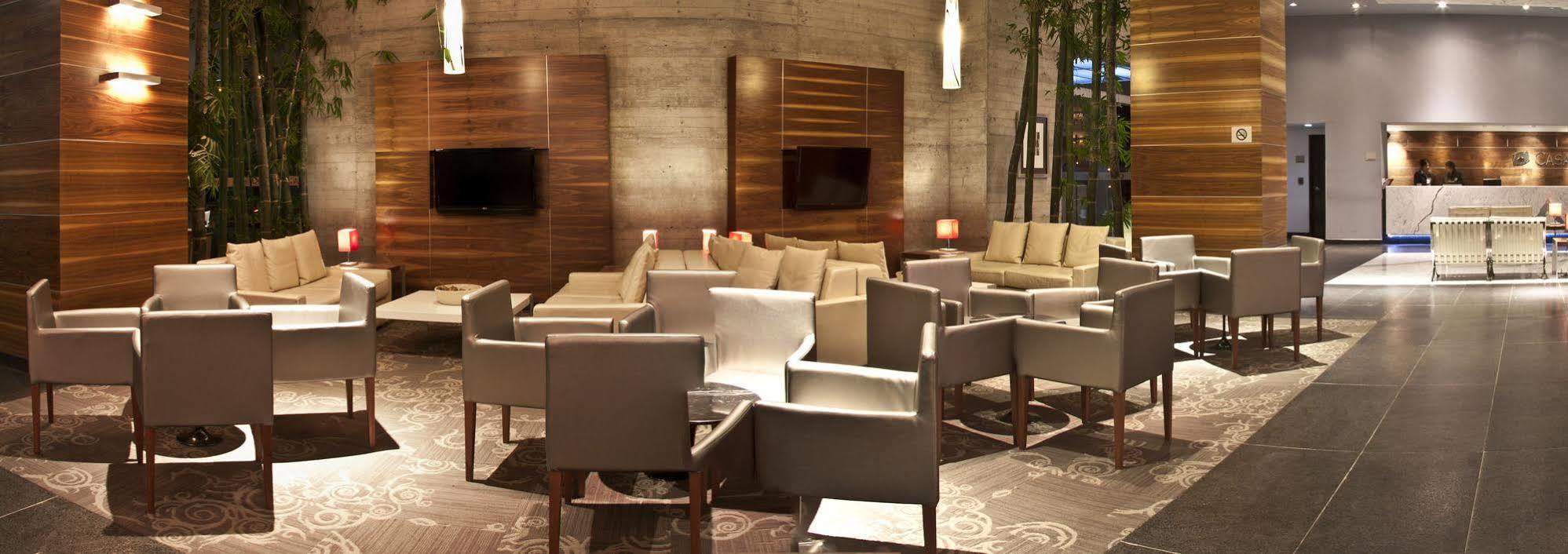 Casa Inn Premium Hotel Queretaro Miranda Esterno foto The lounge at the airport